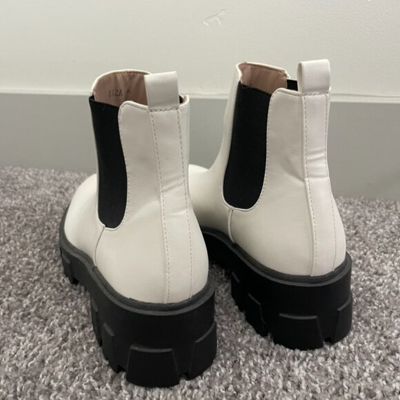 Nasty Gal Chunky White Platform Book - Picture 5 of 7